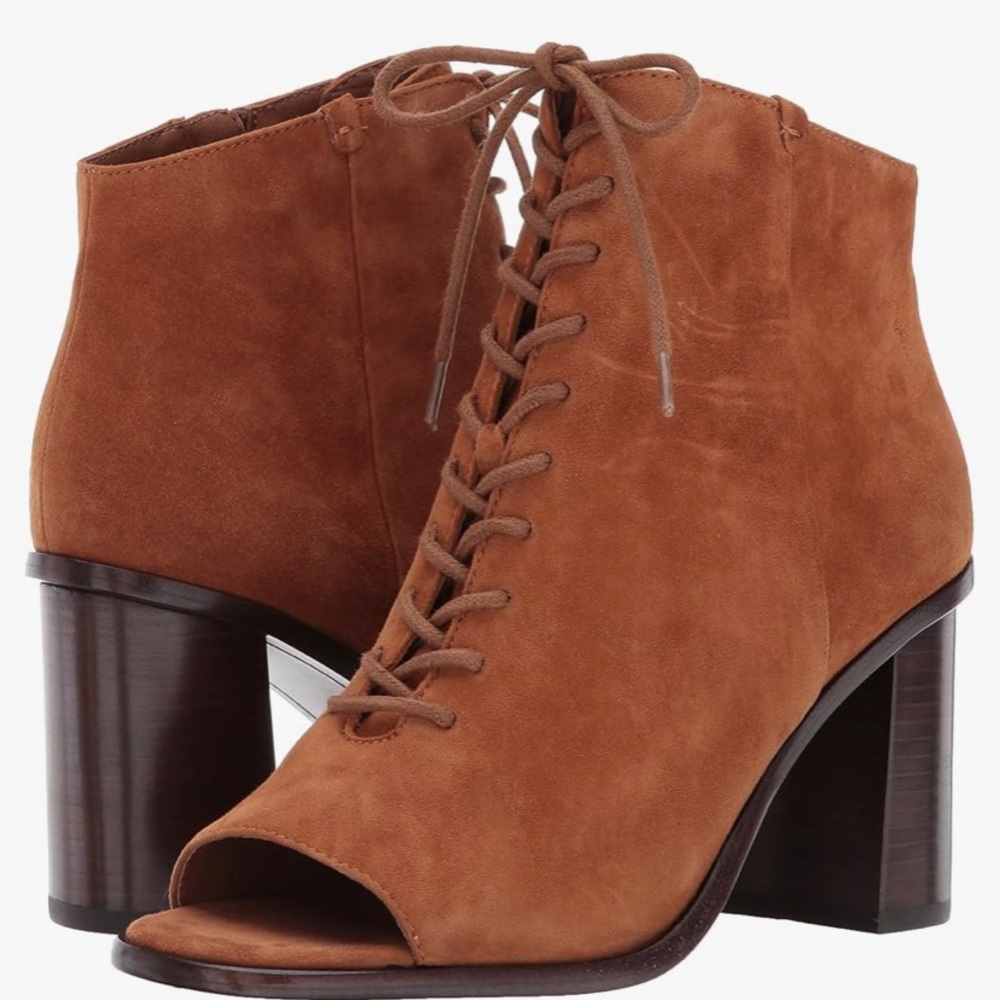 New with box Frye Amy peep toe bootie 7